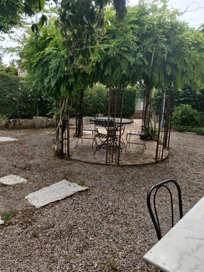 Le Logis De Lou Blars Exterior foto